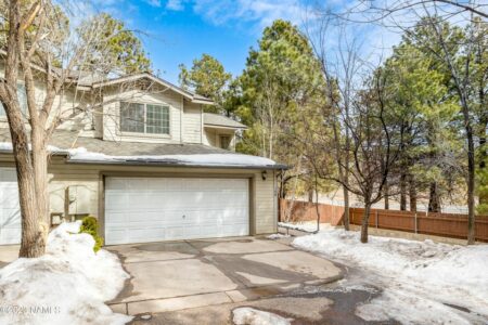 Photo of 5800 N Christmas Tree