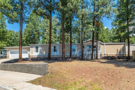 Photo of 2214 W Topeka AVE