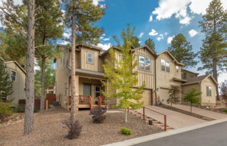 Photo of 933 E. Sterling Ln.