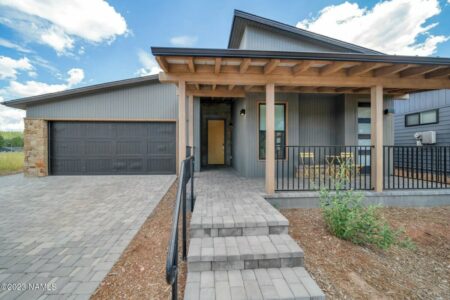 Photo of 3221 W Lockwood Way