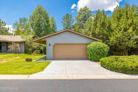 Photo of 6081 E Laurel Loop