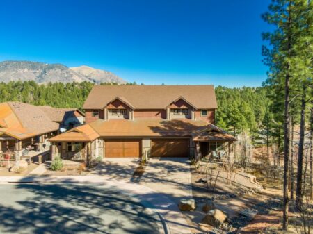 Photo of 320 N Moriah Drive