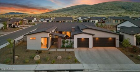 Photo of 5701 E Ellsworth LN