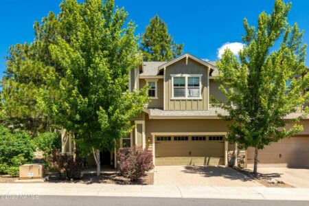 Photo of 940 E Sterling Lane